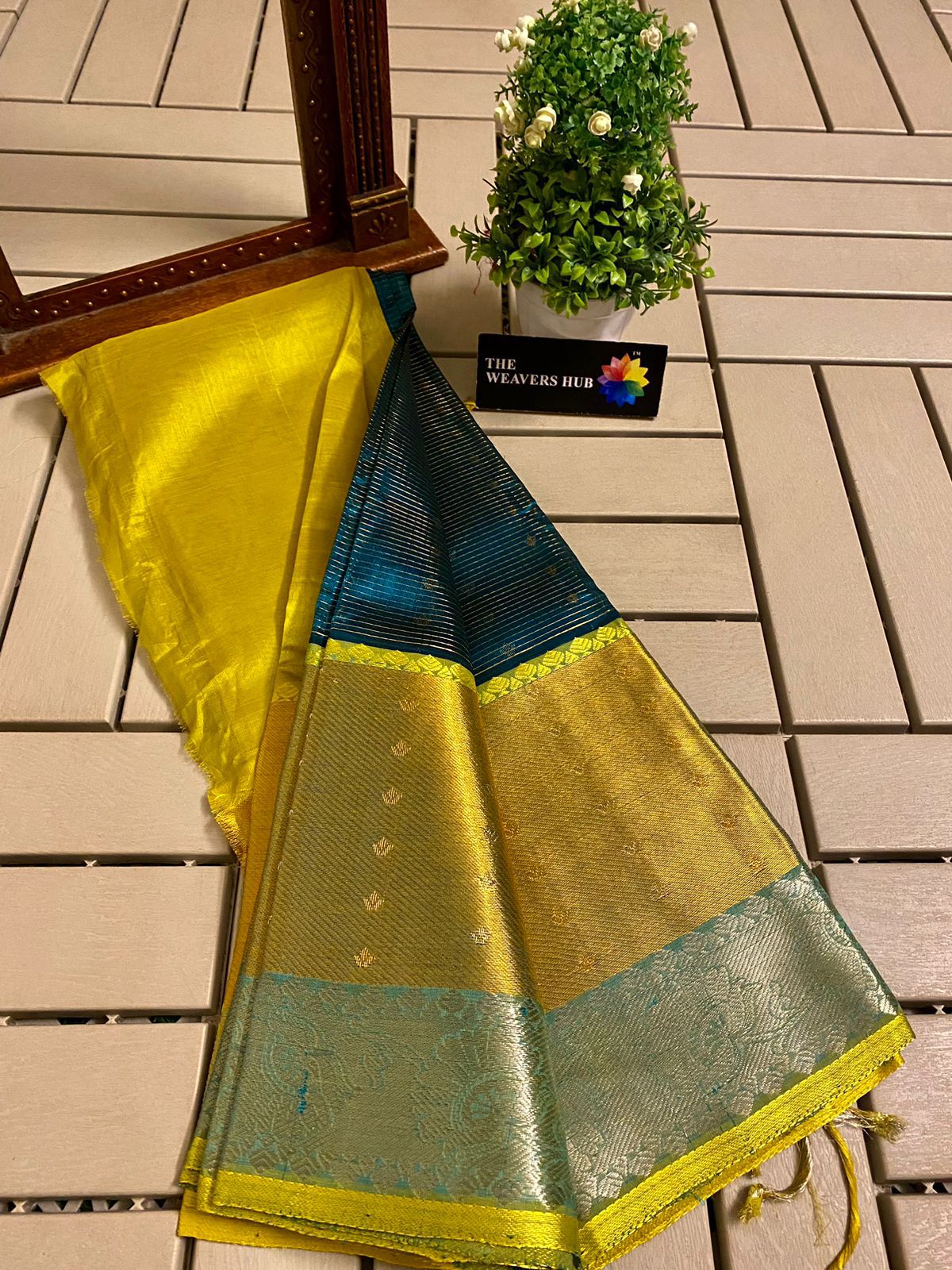 Mangalagiri pure kuppatam pattu kanchi border butta work saree