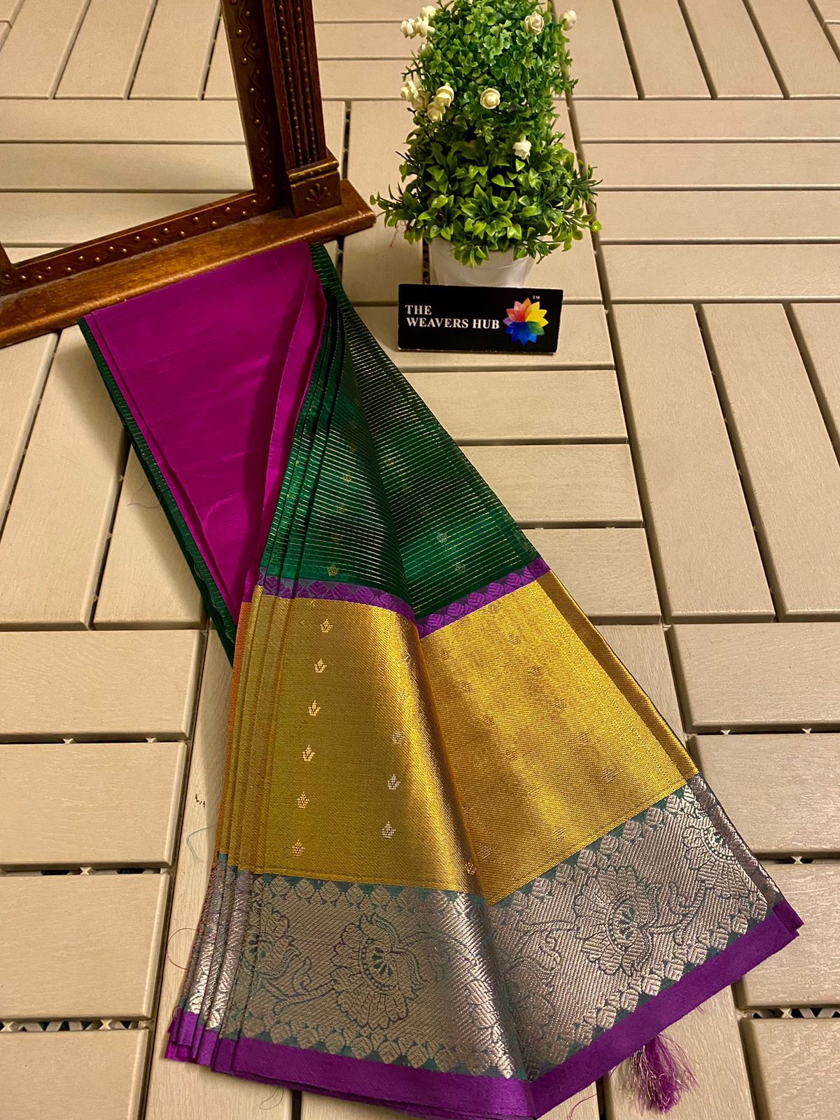 Mangalagiri pure kuppatam pattu kanchi border butta work saree