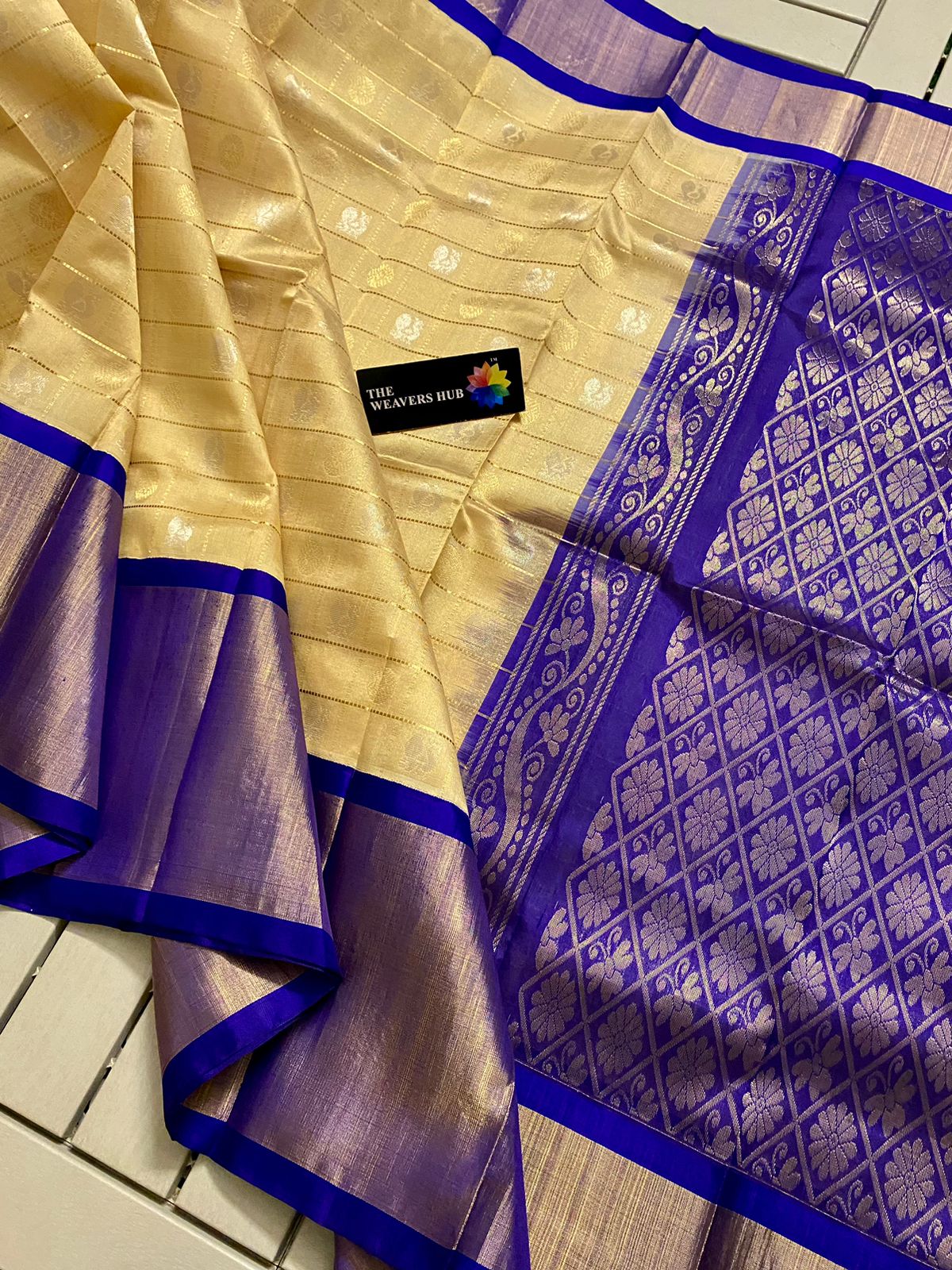 Handwoven Kuppadam Pattu Saree