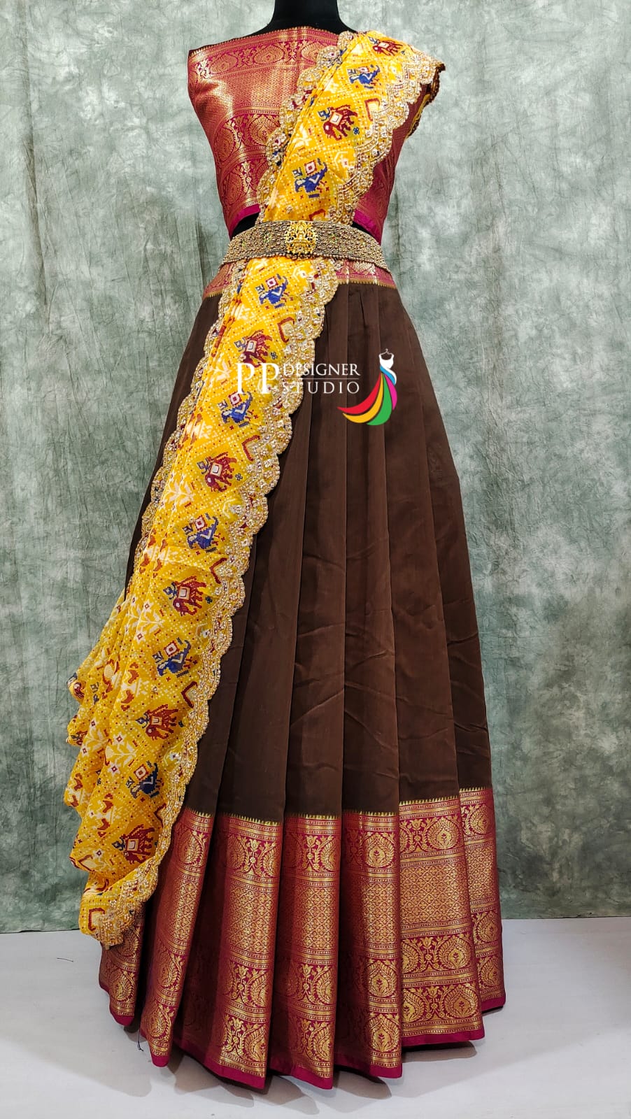 Know About The Best Lehenga Choli Dress Material & Fabrics