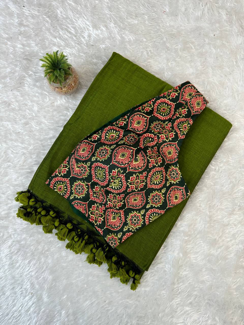 Pure Cotton Handloom Saree With Pimpom Tussels