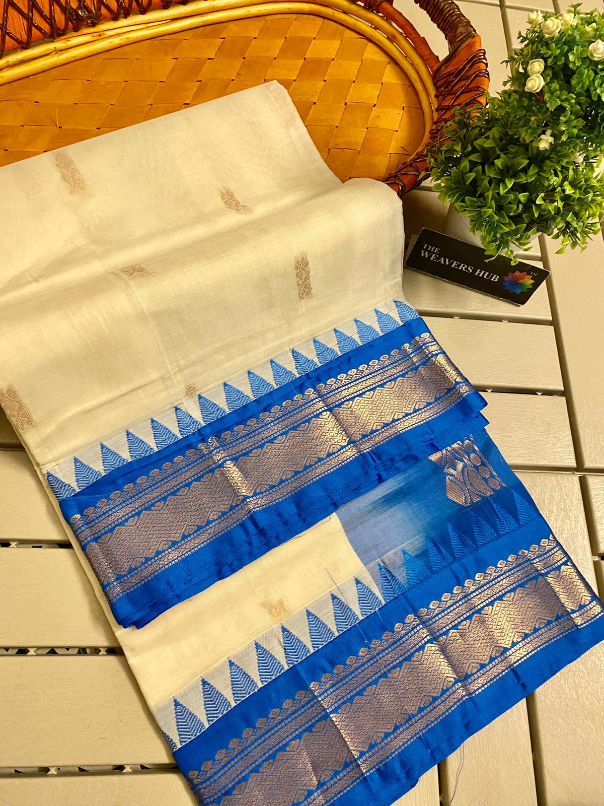 GADWAL PURE SILK COTTON HANDLOOM SAREES @GADWAL WEAVERS PRICES TO PLACE AN  ORDER AND FOR MORE DETAILS WHATSAPP US ON +916301712589 or… | Instagram