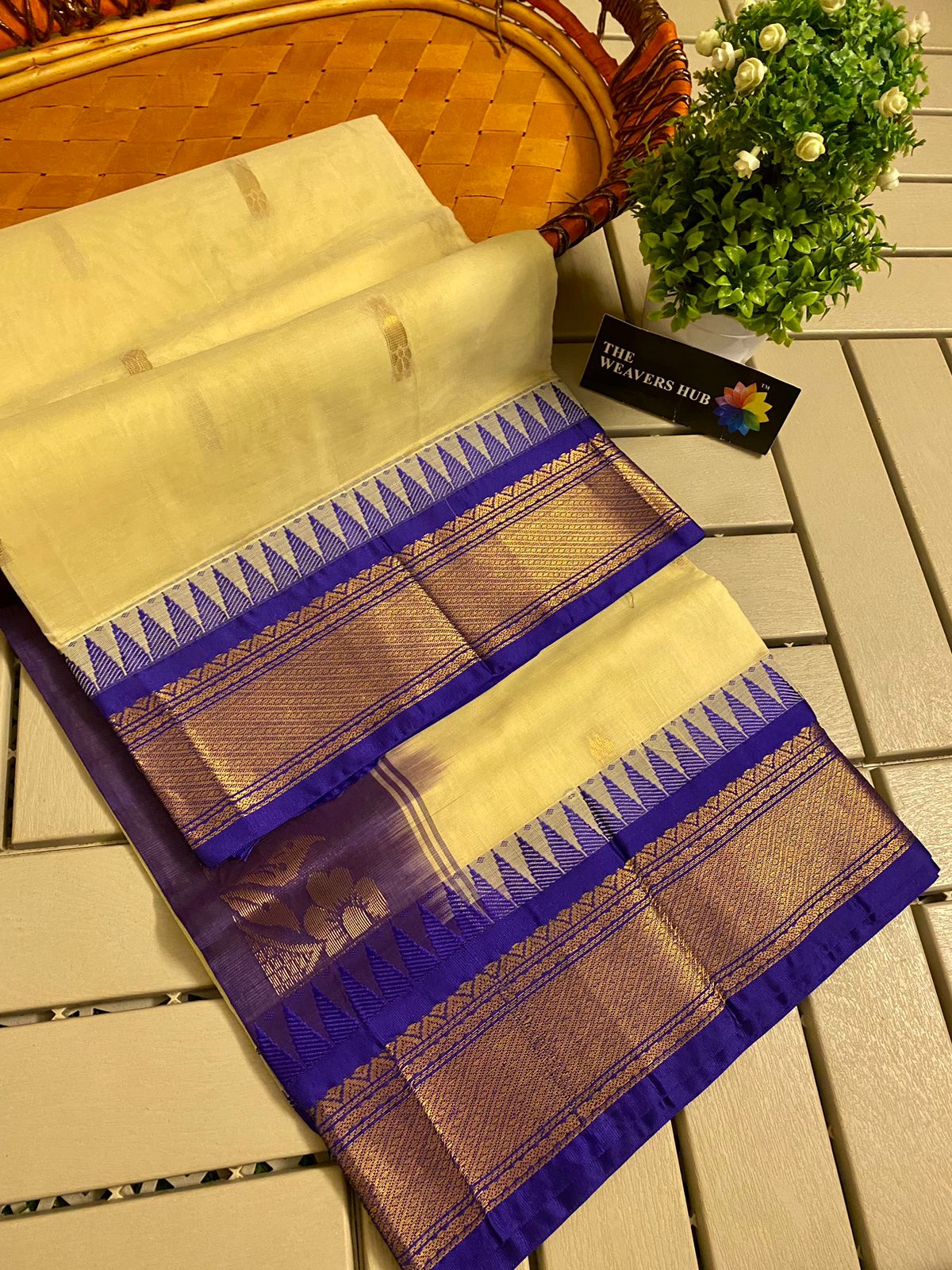 Pure Handloom Gadwal Cotton Saree