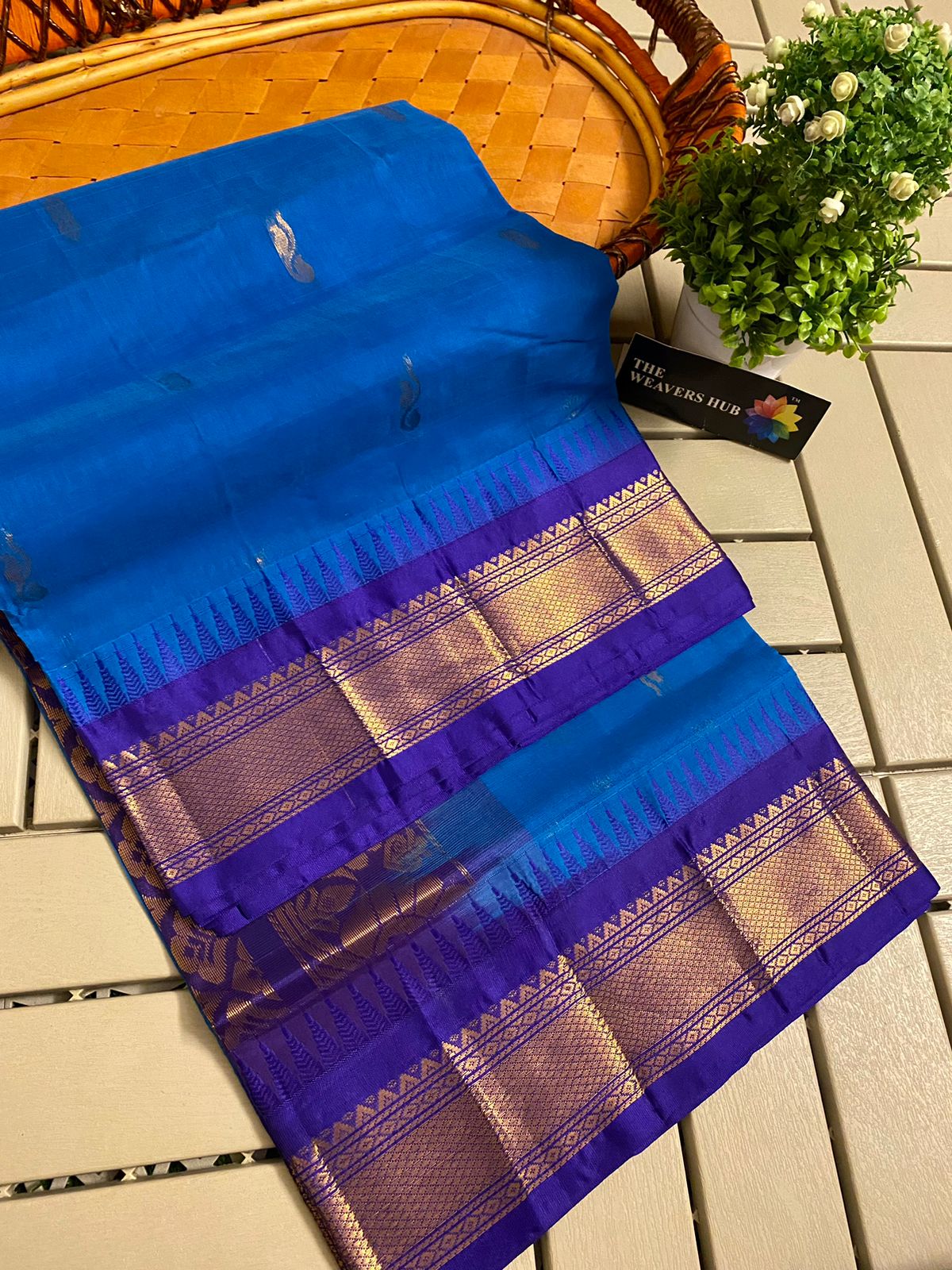 Pure Handloom Gadwal Cotton Saree