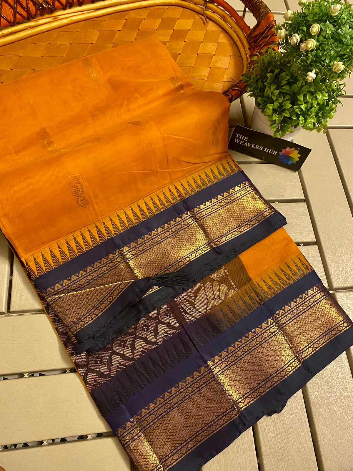 Pure Handloom Gadwal Cotton Saree