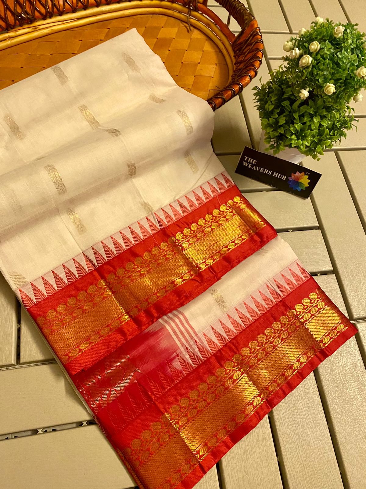 Pure Handloom Gadwal Cotton Saree