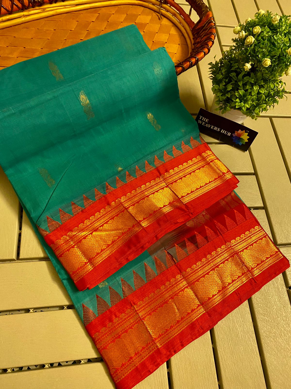 Pure Handloom Gadwal Cotton Saree