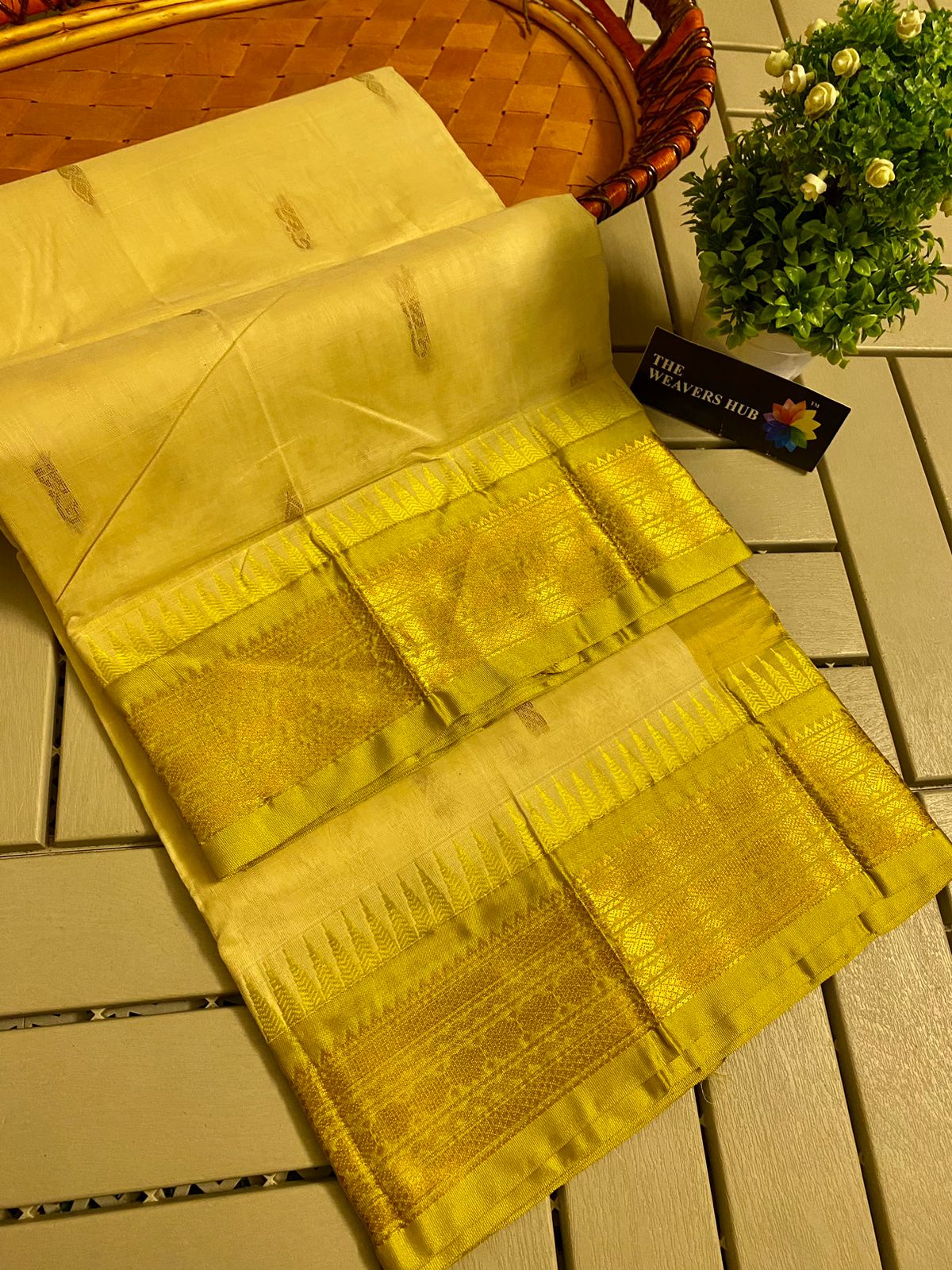 Pure Handloom Gadwal Cotton Saree