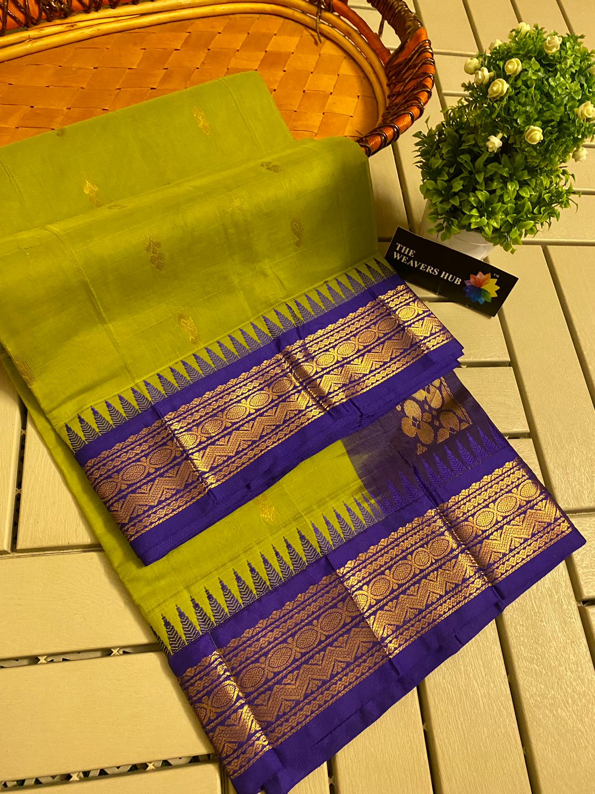 Pure Handloom Gadwal Cotton Saree