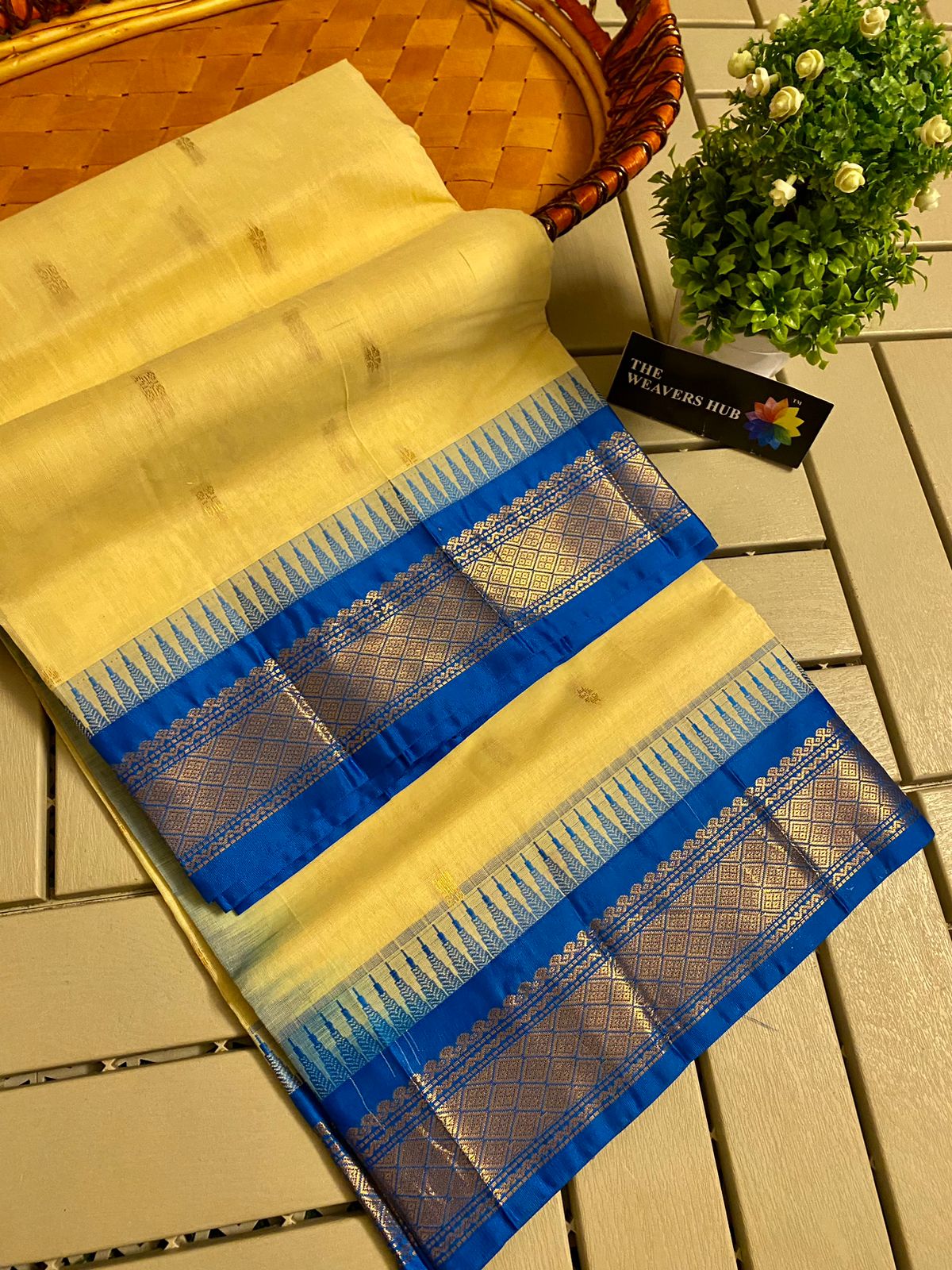 Pure Handloom Gadwal Cotton Saree