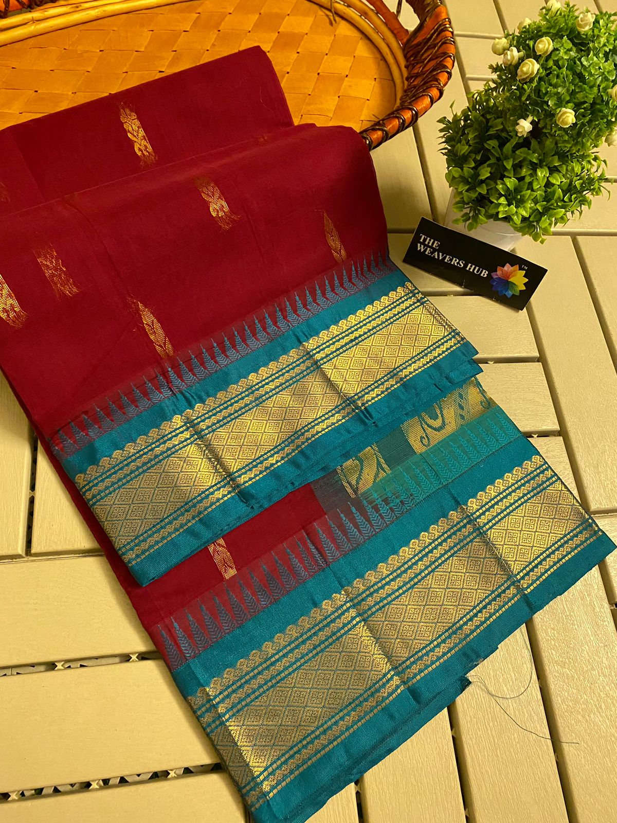 Pure Handloom Gadwal Cotton Saree