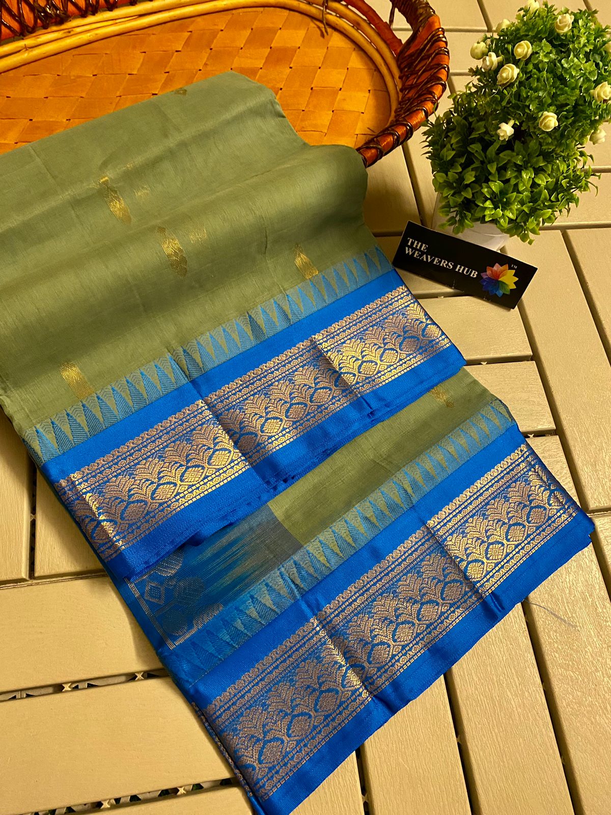 Pure Handloom Gadwal Cotton Saree