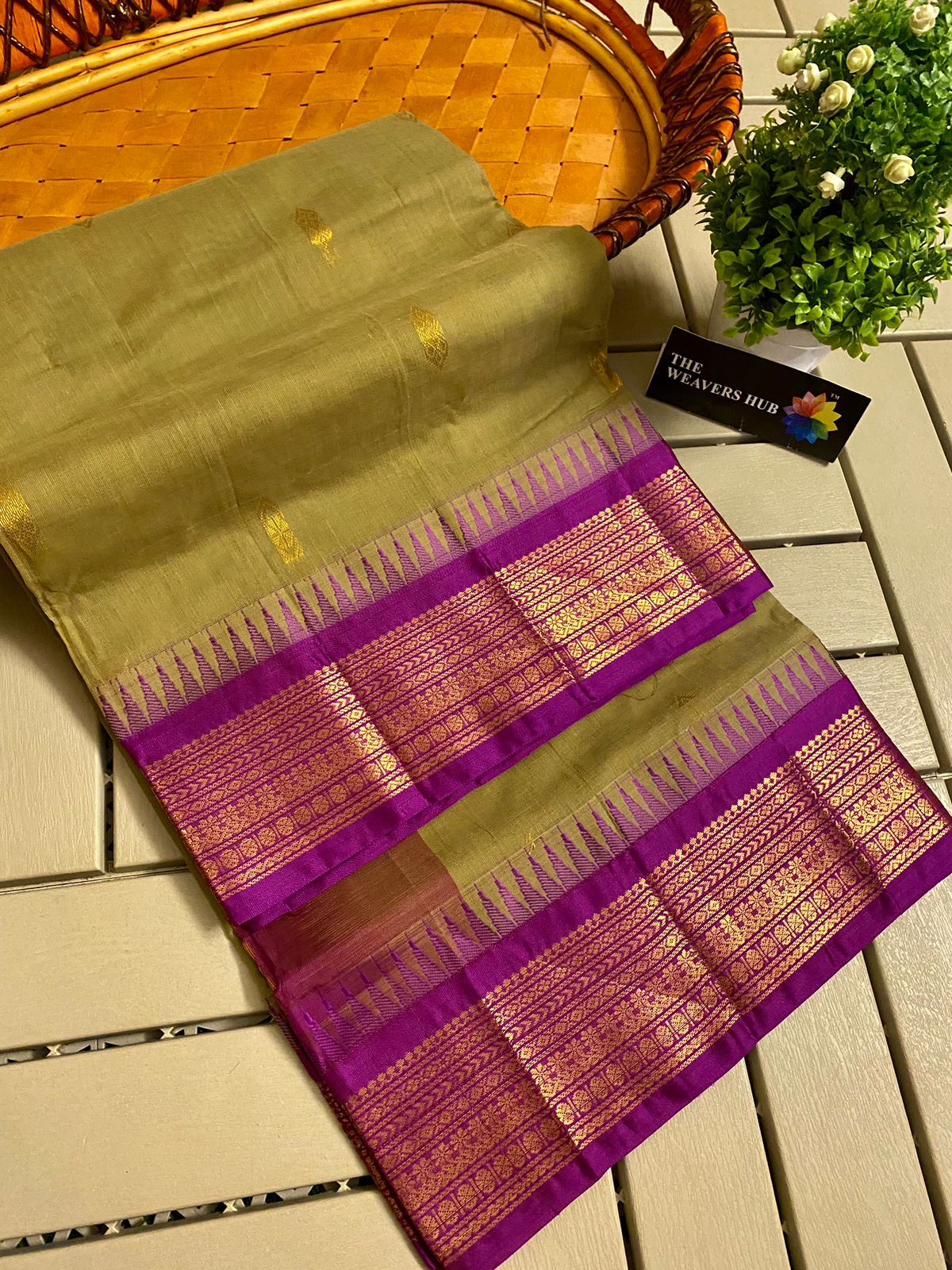 Pure Handloom Gadwal Cotton Saree