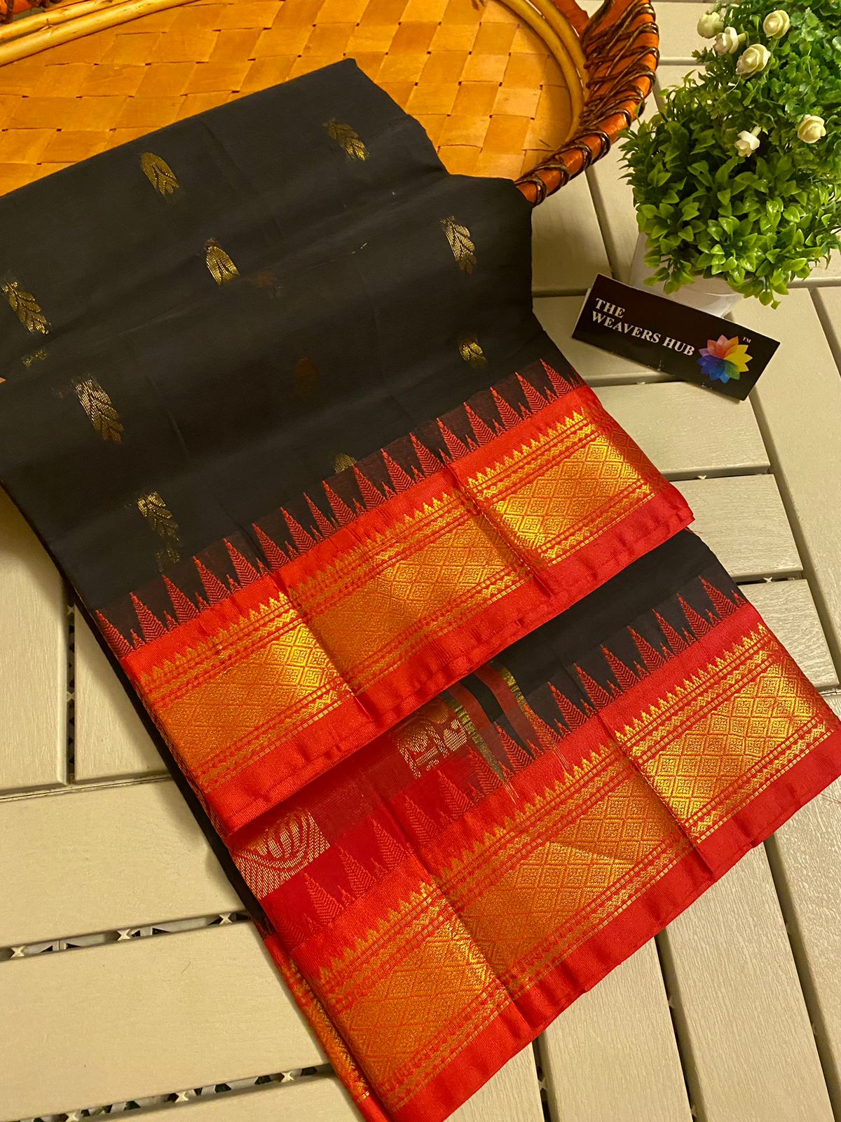 Pure Handloom Gadwal Cotton Saree