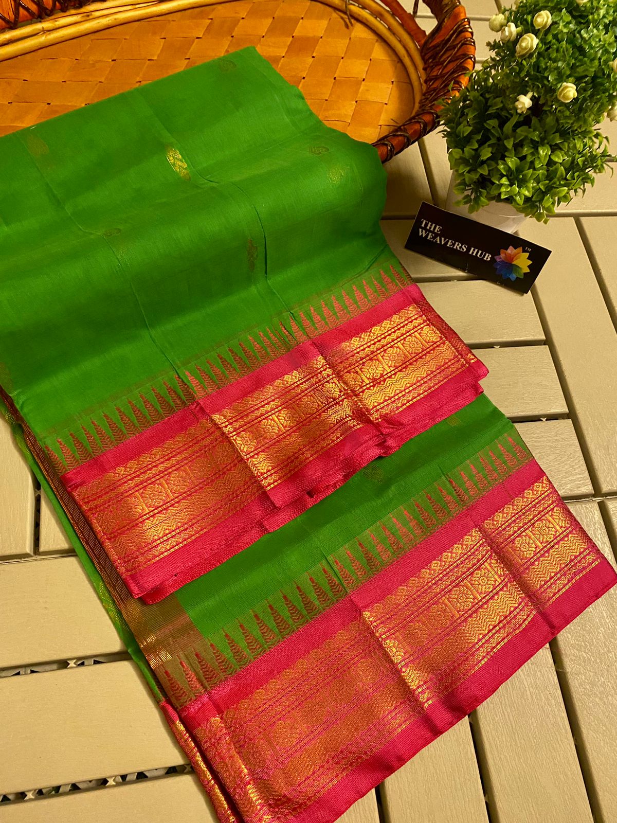 Pure Handloom Gadwal Cotton Saree