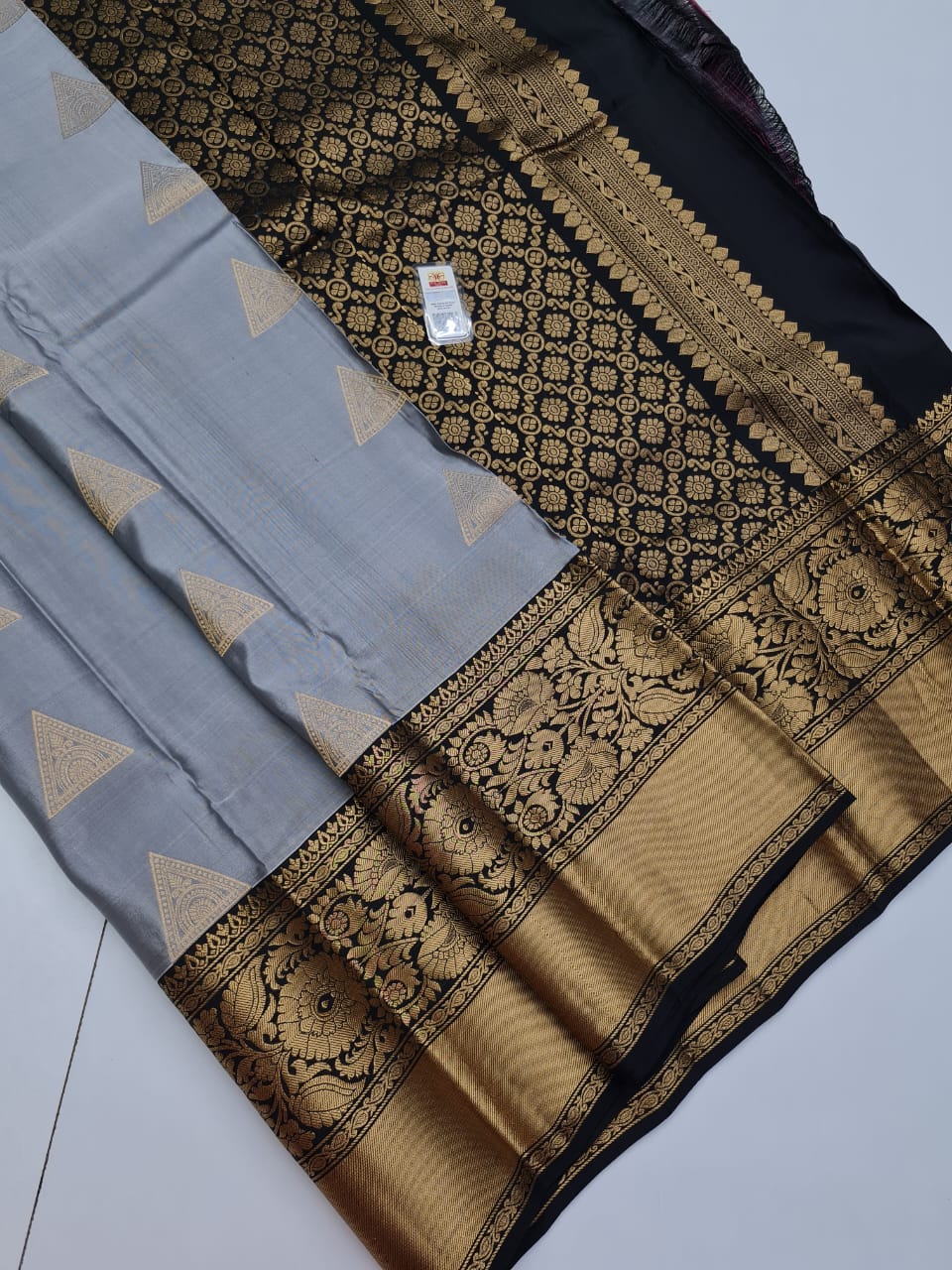 Pure Handloom Kanchipuram Big Border Soft Silk Saree