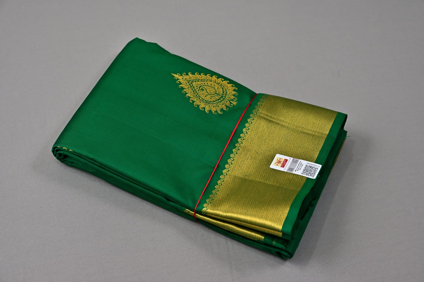 Pure Handloom Kanchipuram Leaf Green Colour Silk Saree