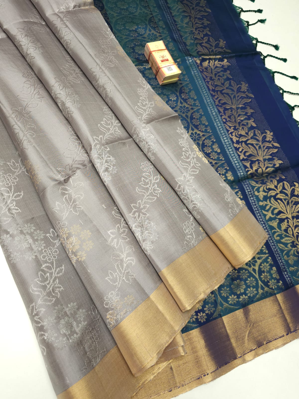 Pure Handloom Soft Silk Butta Saree