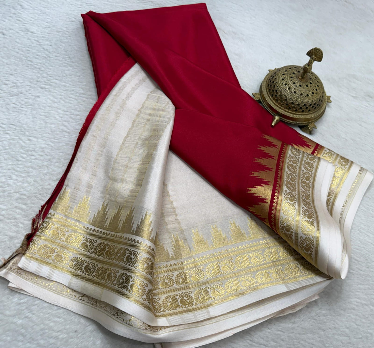Pure mysore silk 100 gram thickness peacock border saree