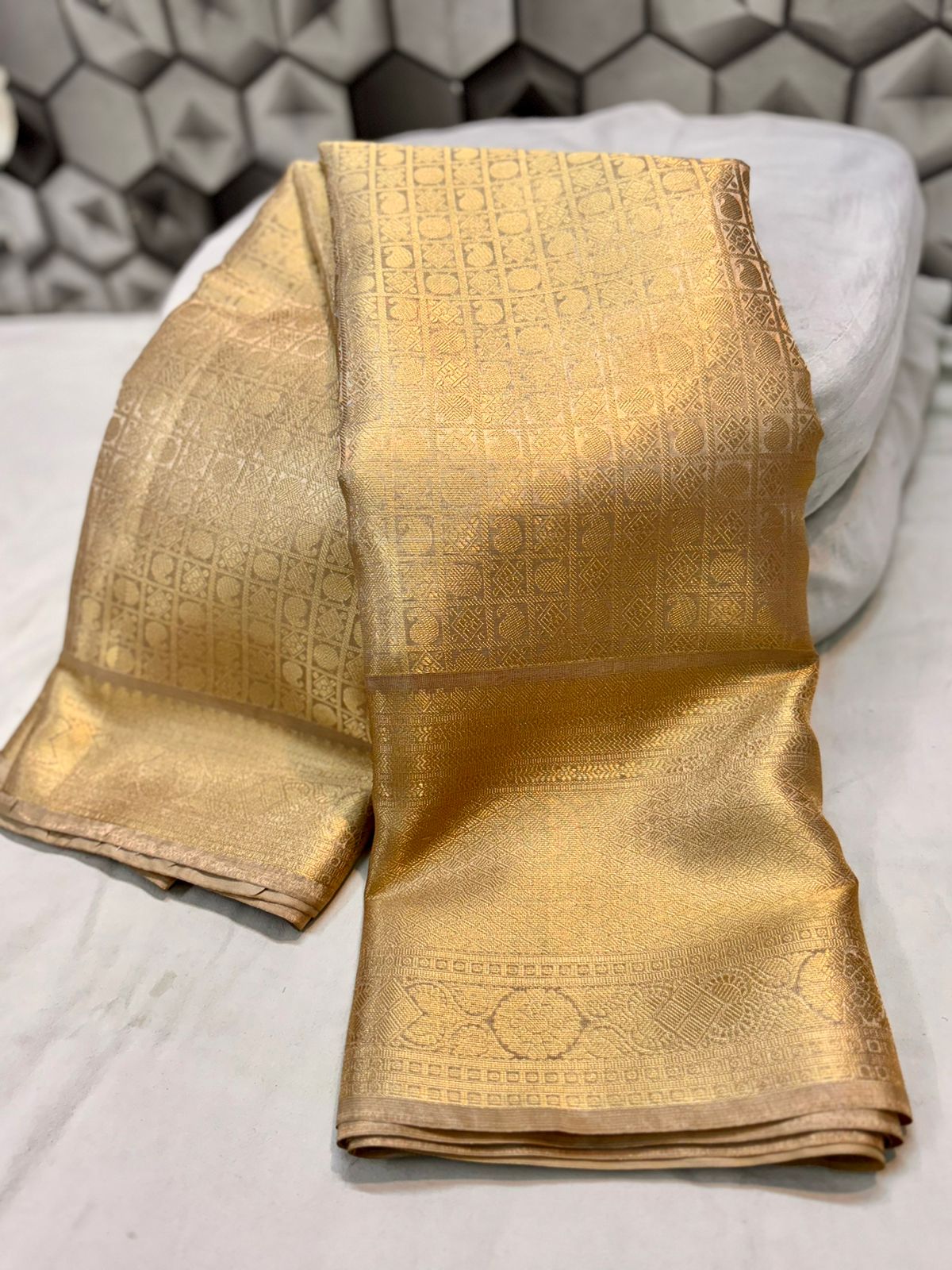 Tanchoi tissue silk saree