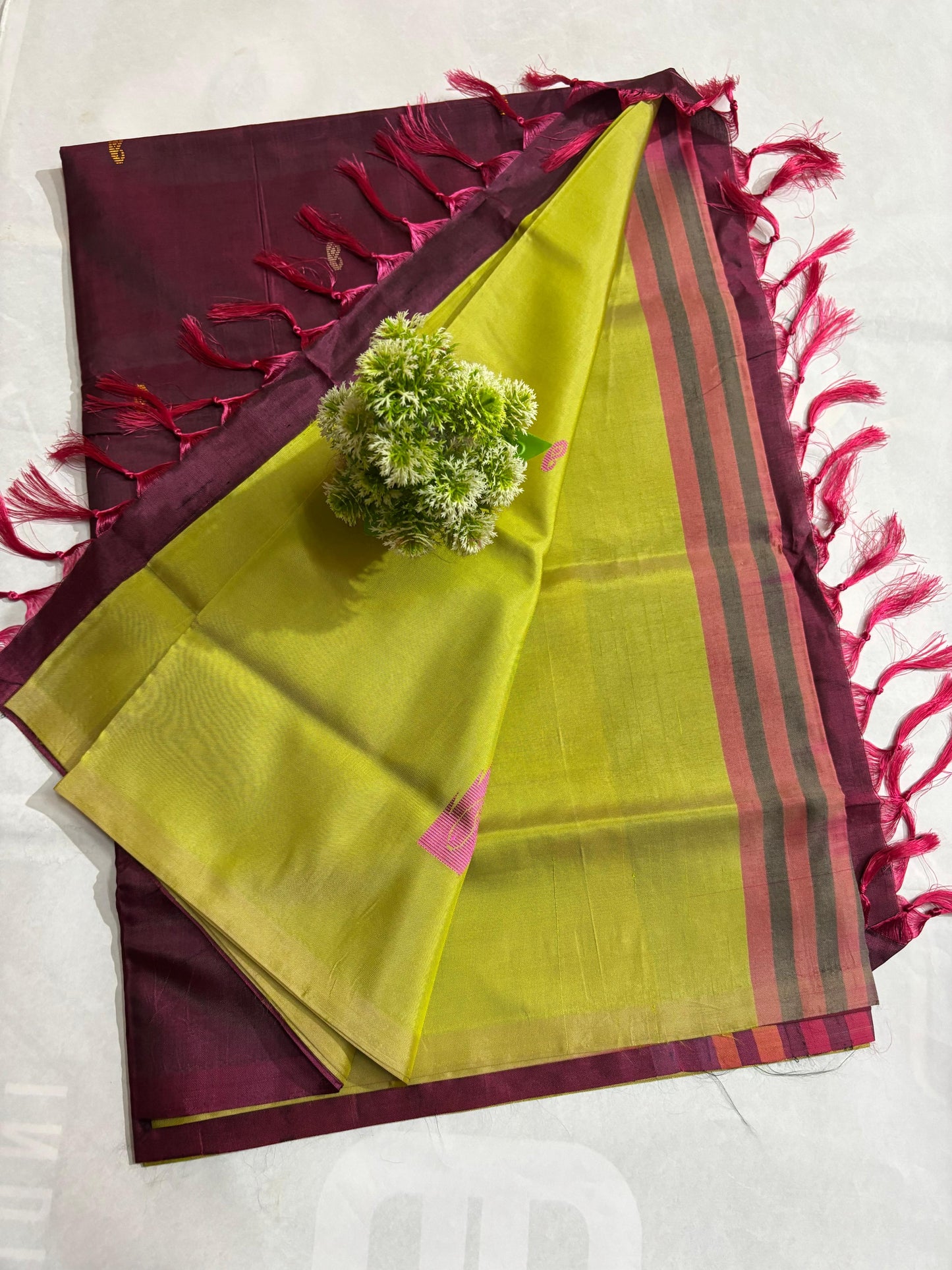 Vaalai Pattu Saree With Blouse