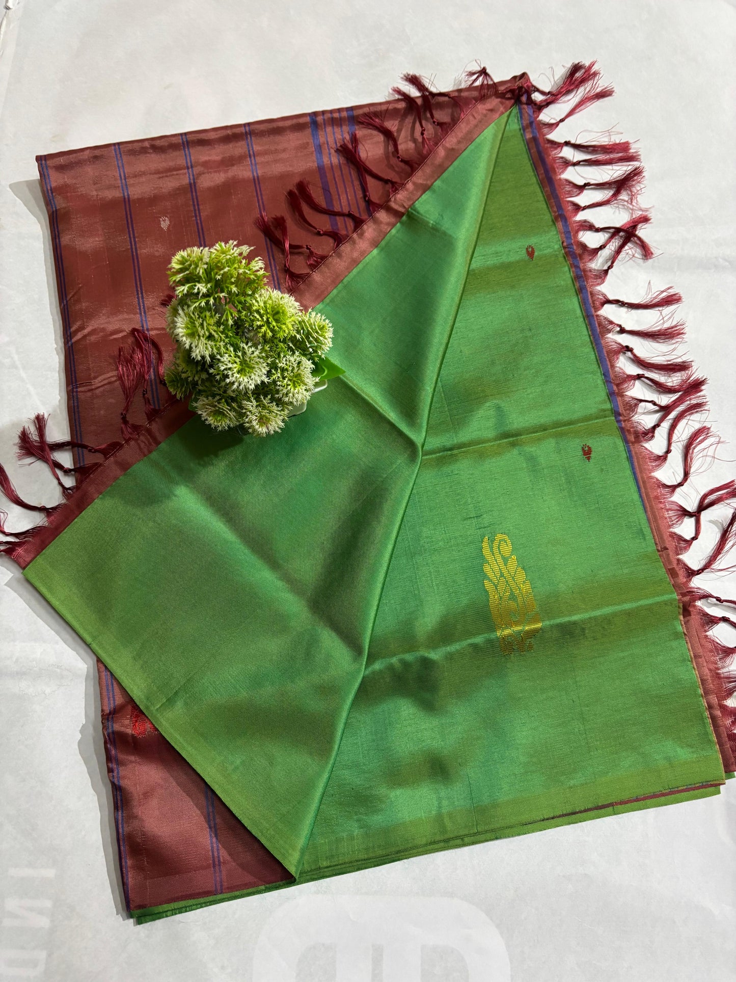 Vaalai Pattu Saree With Blouse