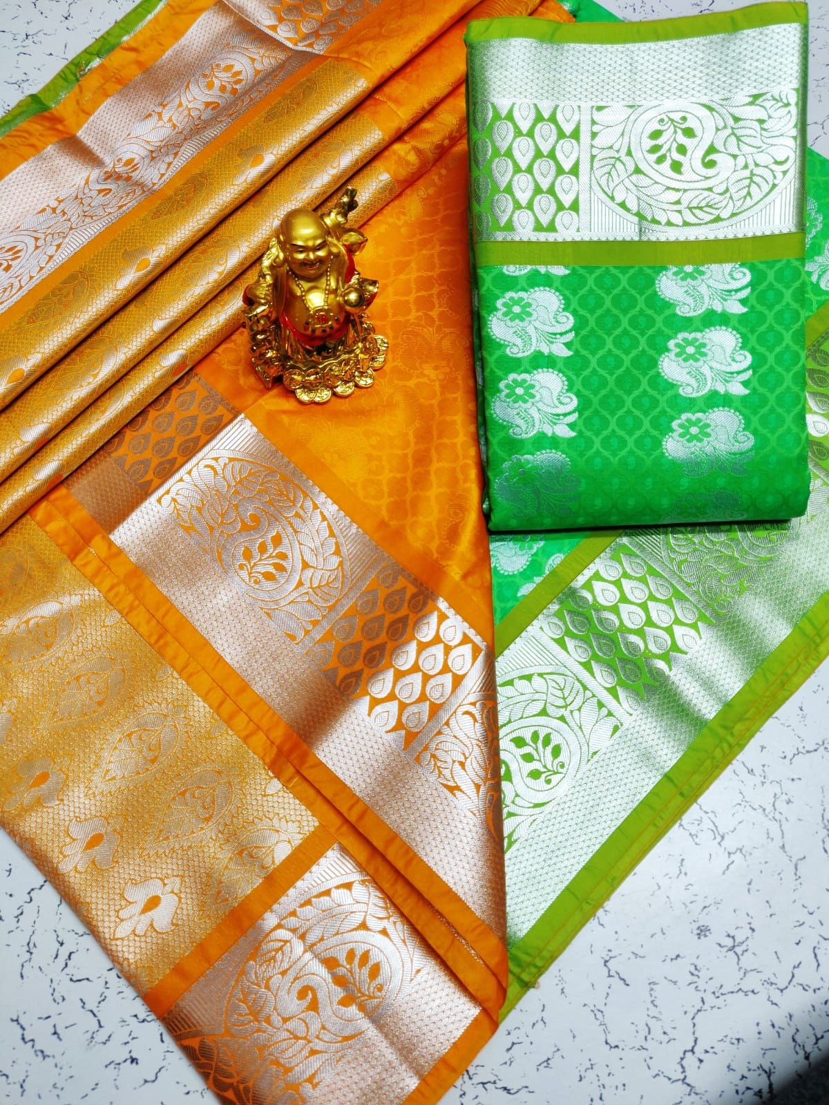 How to get to Prakash Silks & Sarees in Kanchipuram by Train or Bus?