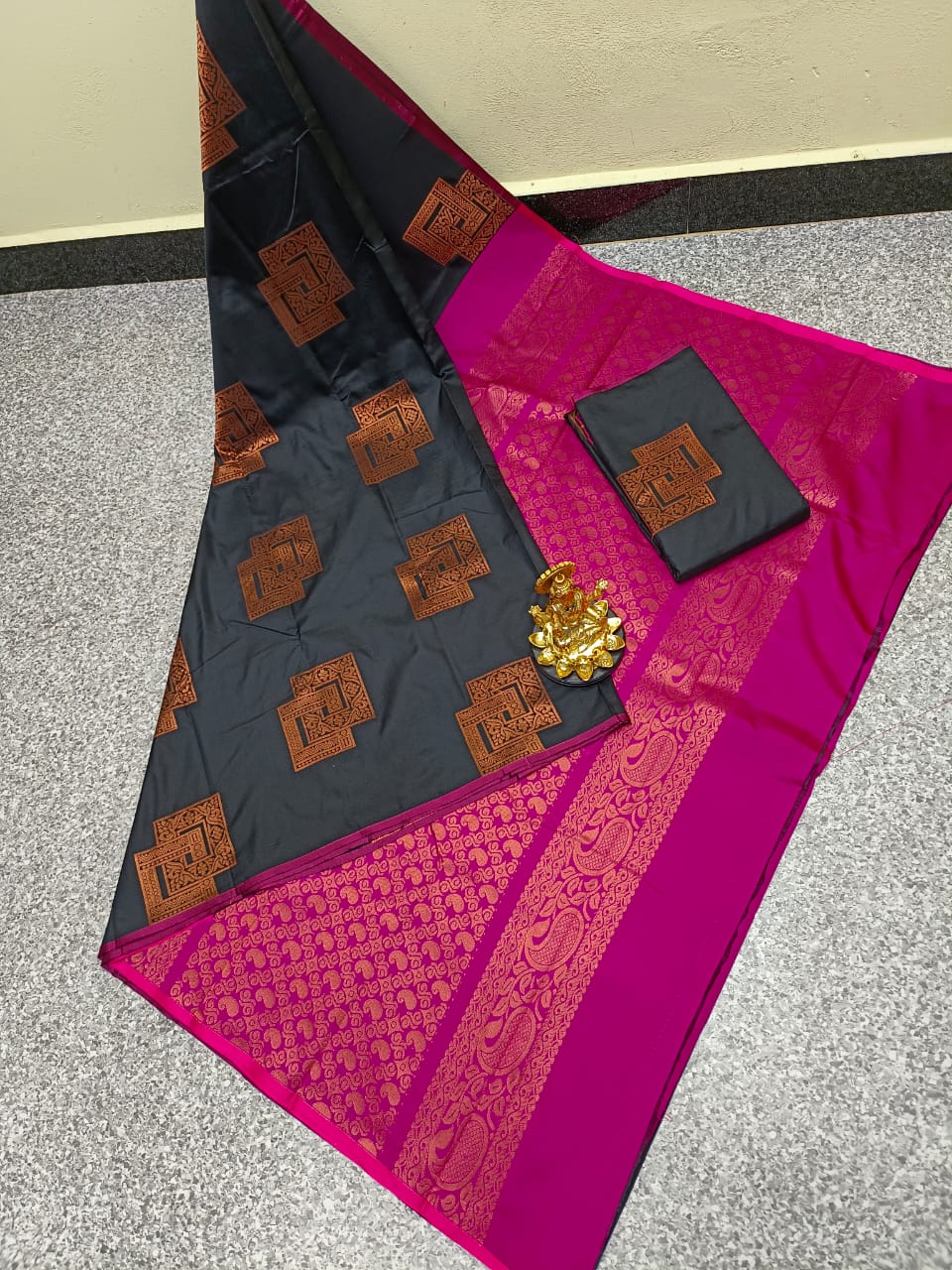 Semi soft silk saree - Vannamayil Fashions