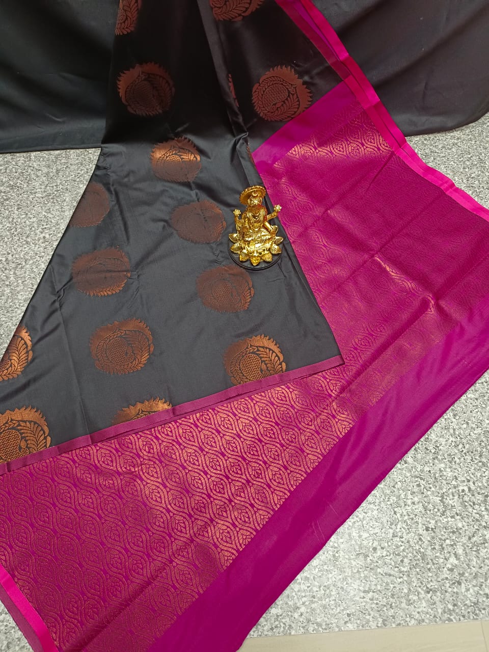 Buy Sri Amman Kanchipuram Art Silk Wedding Saree's with Rich Pallu &  Running Blouse at Amazon.in
