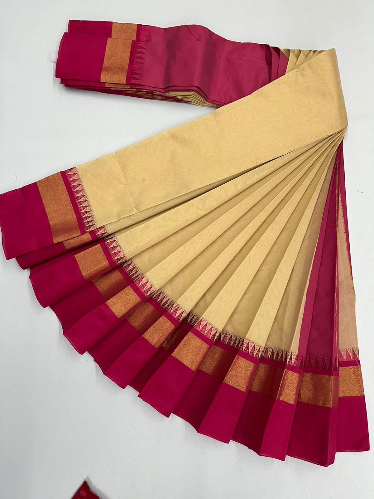 Plain Bollywood Art Silk Saree Price in India - Buy Plain Bollywood Art Silk  Saree online at Shopsy.in