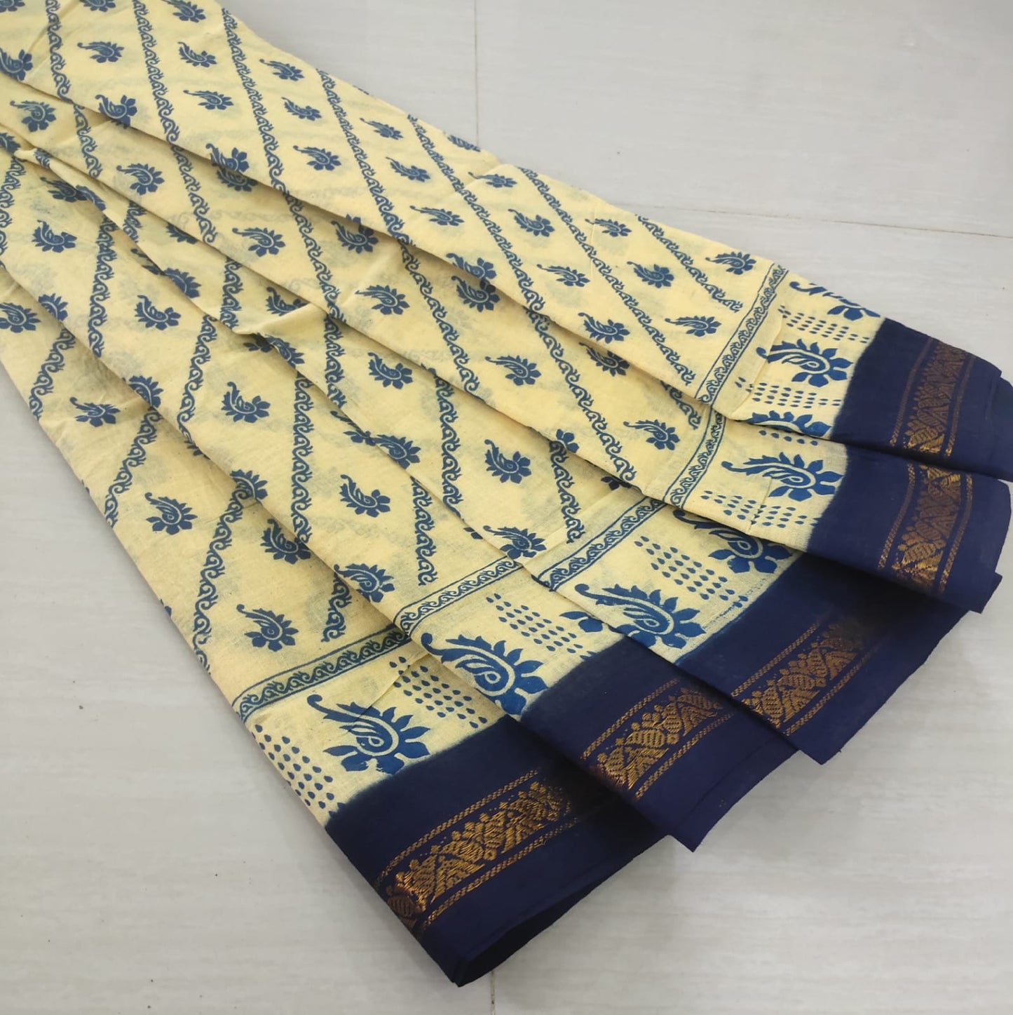Sungudi cotton zari border saree - Vannamayil Fashions