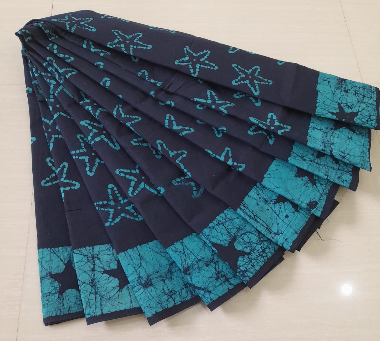 Sungudi wax print cotton saree - Vannamayil Fashions