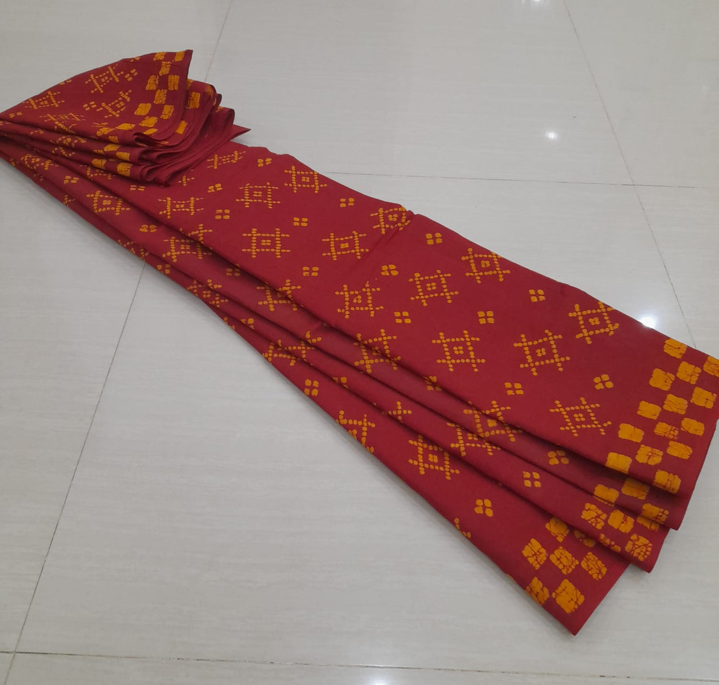 Sungudi wax print pure cotton saree - Vannamayil Fashions