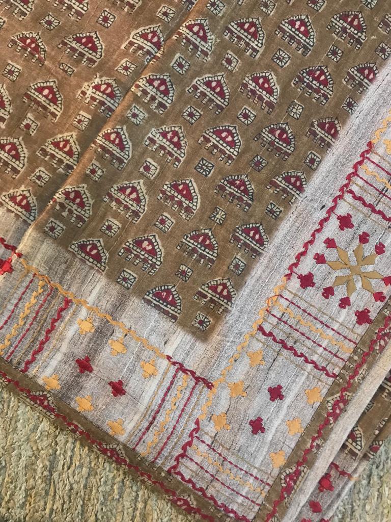 Buy Ajrakh Handblock Printed | Kutch Mirror Work Blouse Online