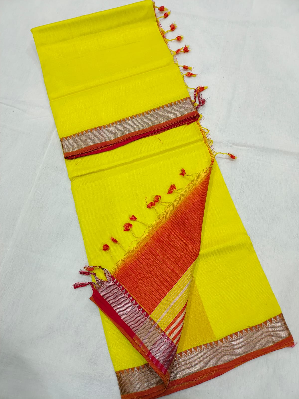 Designer Plain Saree with Printed Design Border Sarees, Women's Fashion,  Dresses & Sets, Dresses on Carousell