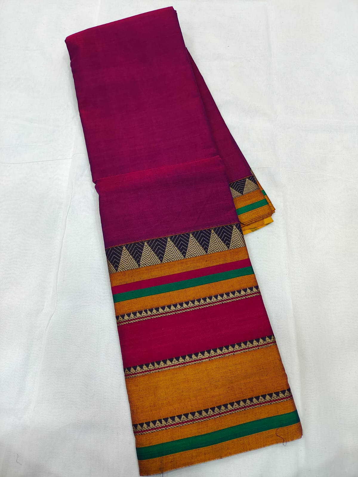 Purely handwoven plain mangalagiri handloom cotton saree –  www.vannamayil.com