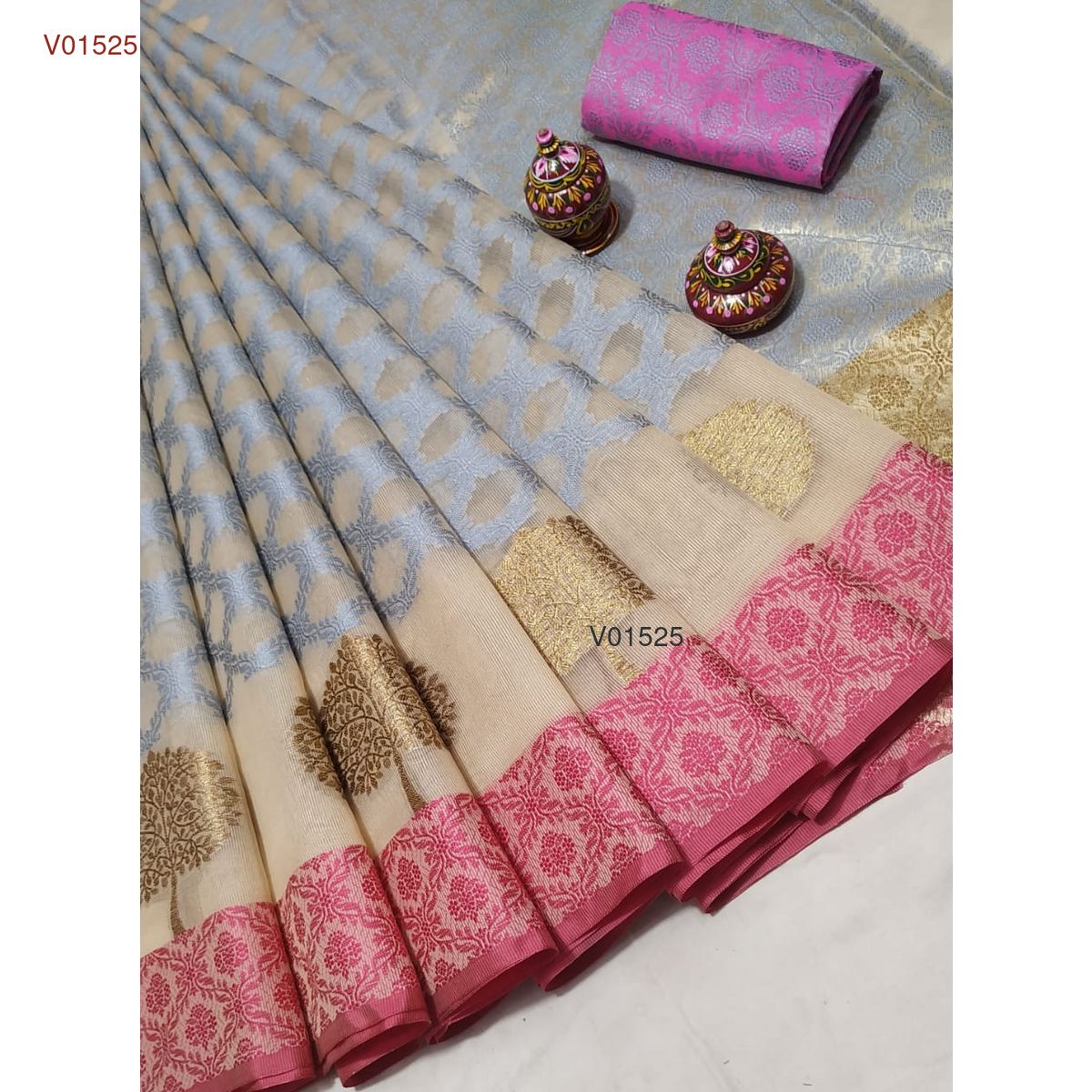 Buy Red Handloom Kota Pink Booti Supernet Saree (with Blouse) 12680 |  www.maanacreation.com