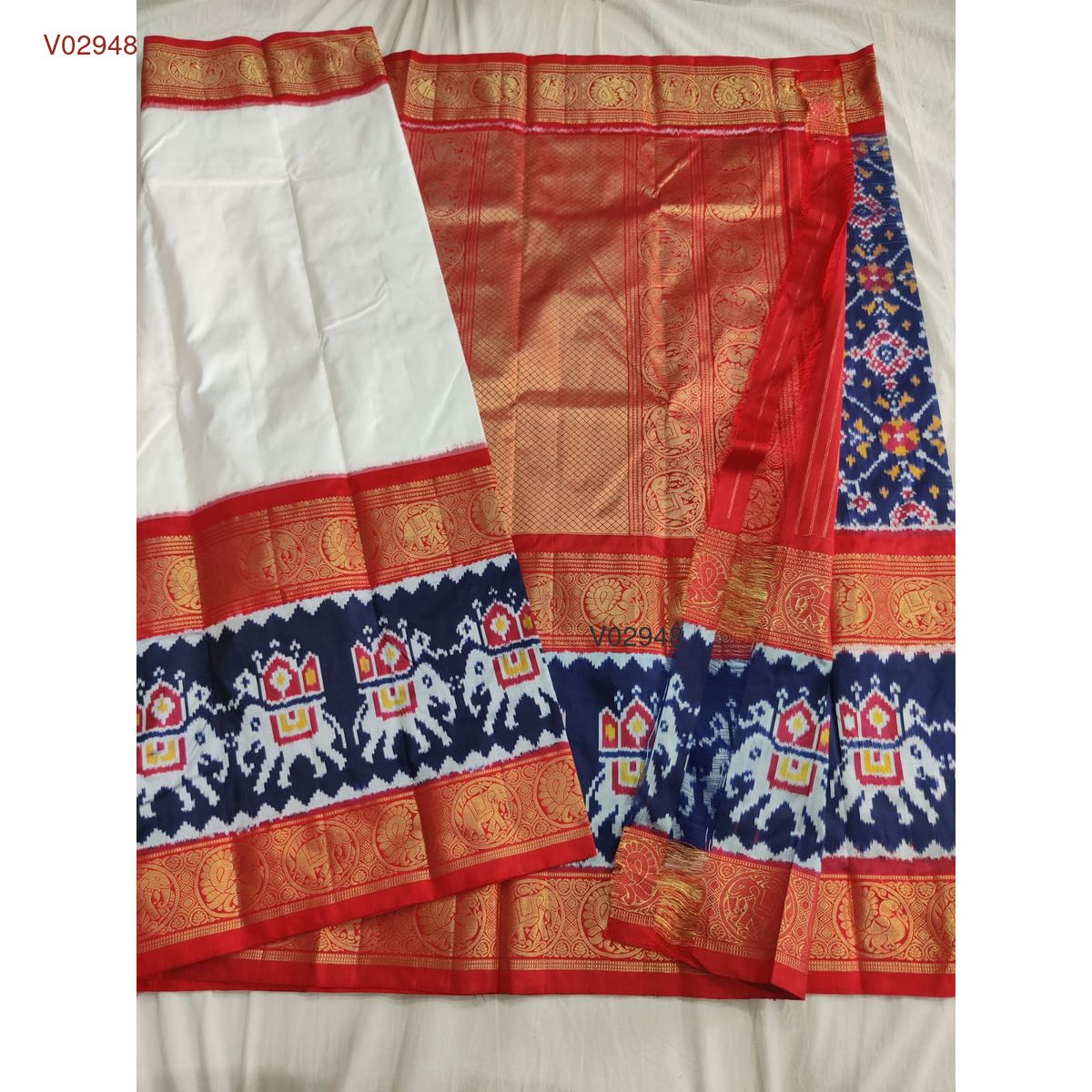 Buy Handspun Pure Tussar Silk Pochampally Ikat Saree With Blouse Online at  iTokri.com - iTokri आई.टोकरी